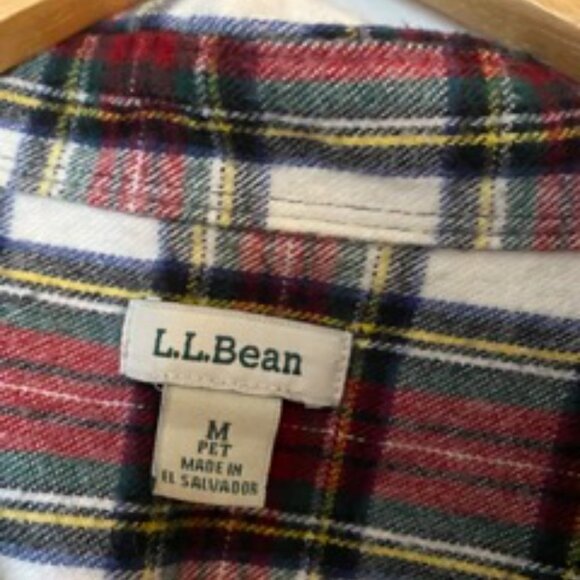 LL Bean Red & White Flannel size medium petitie - Picture 3 of 3